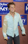 Lance arrives for a concert to benefit the John Kerry campaign for the presidency, at the Henry Fonda Theater in Los Angeles (July 6, 2004)